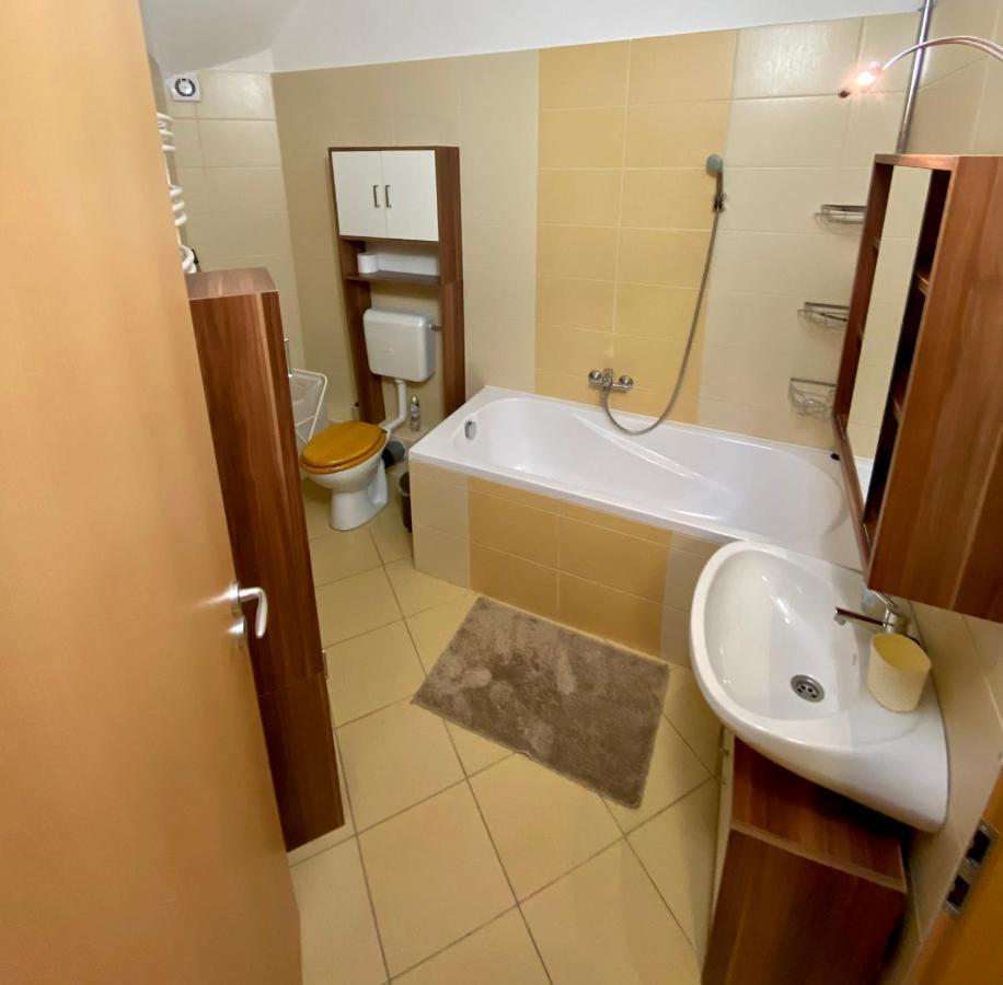 Barand Apartman เอ็กเกอร์ ภายนอก รูปภาพ